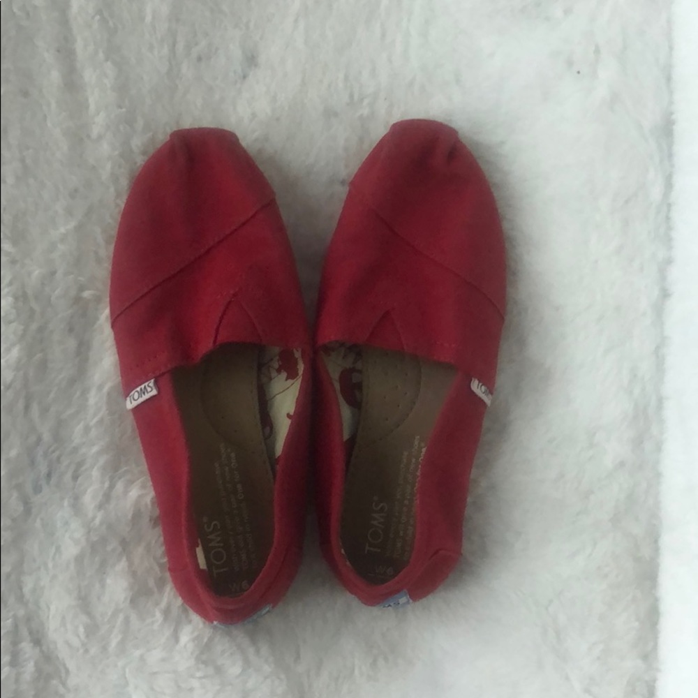 Toms